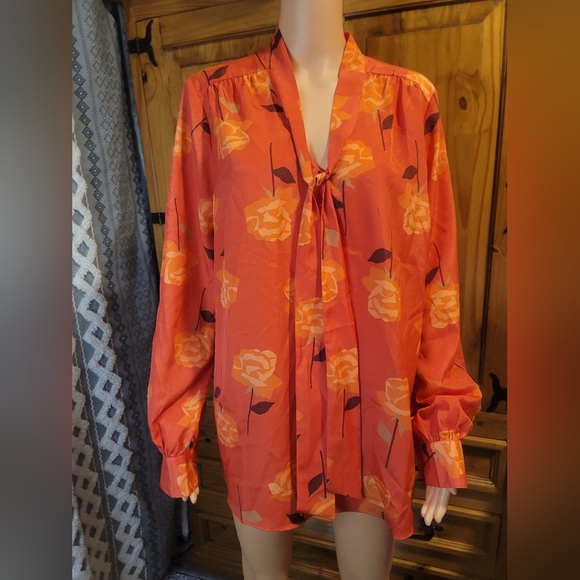 Isaac Mizrahi Floral Blouse With Neck Tie - Picture 2 of 4